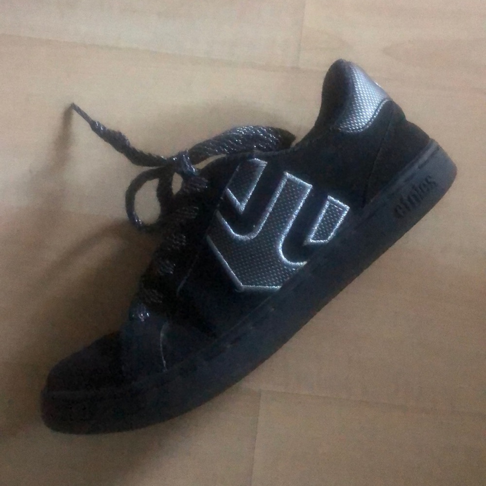 *NEW ITEM* Women's Etnies